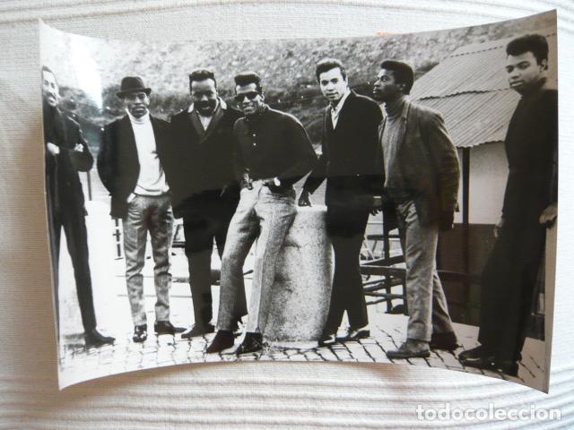 Photos of Singers: ROCKY ROBERTS Y LOS AIREDALES CONJUNTO MUSICAL ANTIGUA FOTOGRAFIA ORIGINAL 23 X 15 CM