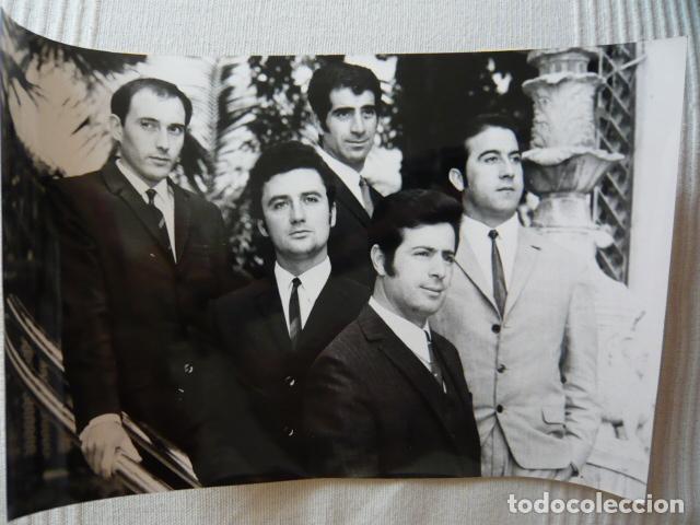 Photos of Singers: RICHARD Y SUS BAMBUCOS CONJUNTO MUSICAL ANTIGUA FOTOGRAFIA ORIGINAL 23,5 X 15,5 CM