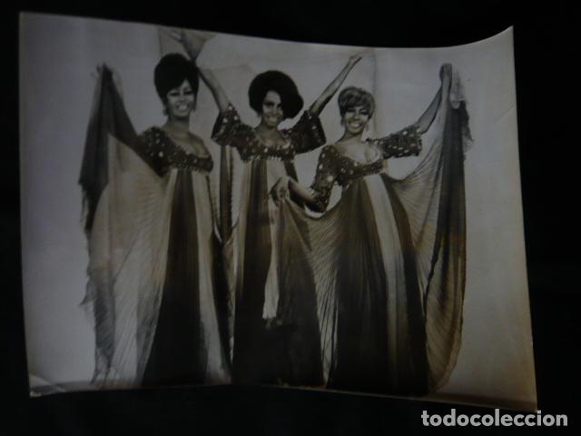 Fotos de Cantantes: DIANA ROSS AND THE SUPREMES CONJUNTO MUSICAL ANTIGUA FOTOGRAFIA ORIGINAL 18 X 13 CM