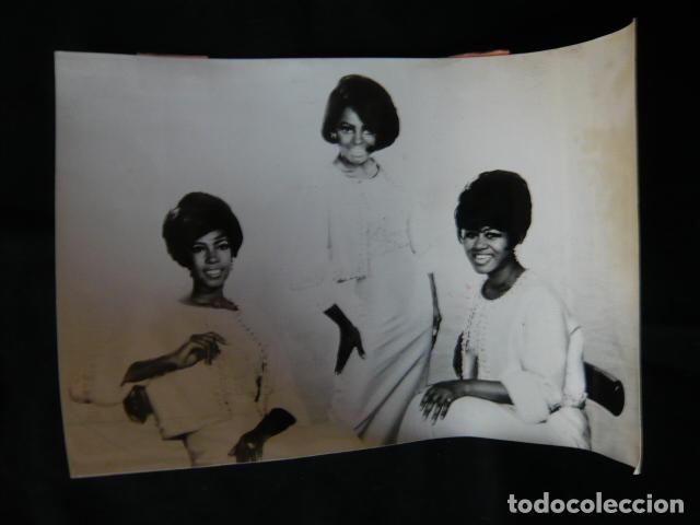 Photos of Singers: DIANA ROSS AND THE SUPREMES CONJUNTO MUSICAL ANTIGUA FOTOGRAFIA ORIGINAL 18 X 13 CM