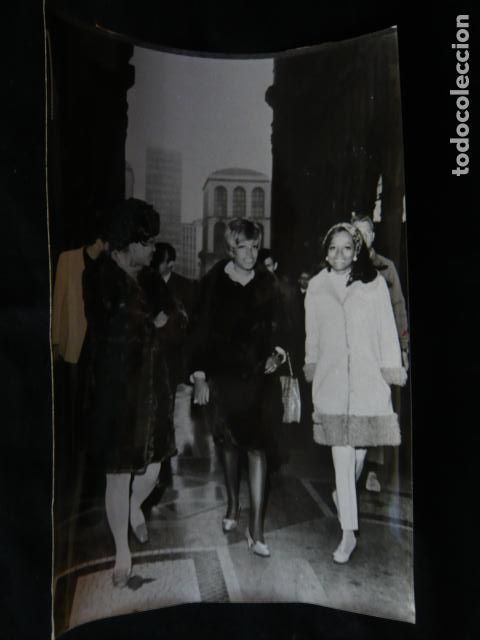 Photos of Singers: DIANA ROSS AND THE SUPREMES CONJUNTO MUSICAL ANTIGUA FOTOGRAFIA ORIGINAL 18 X 13 CM