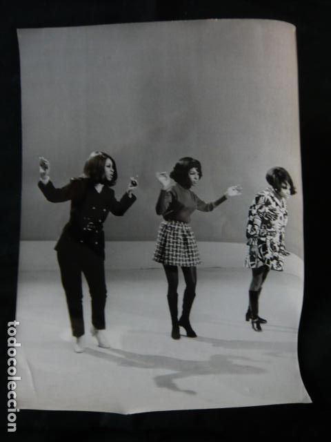 Fotos de Cantores: DIANA ROSS AND THE SUPREMES CONJUNTO MUSICAL ANTIGUA FOTOGRAFIA ORIGINAL 18 X 24 CM