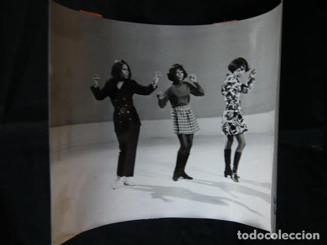 Photos of Singers: DIANA ROSS AND THE SUPREMES CONJUNTO MUSICAL EN TVE ANTIGUA FOTOGRAFIA ORIGINAL 18 X 24 CM