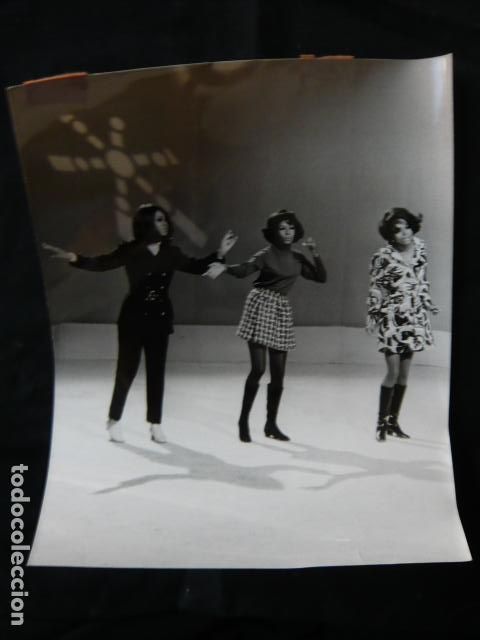 Fotos von Musikern: DIANA ROSS AND THE SUPREMES CONJUNTO MUSICAL EN TVE ANTIGUA FOTOGRAFIA ORIGINAL 18 X 22 CM