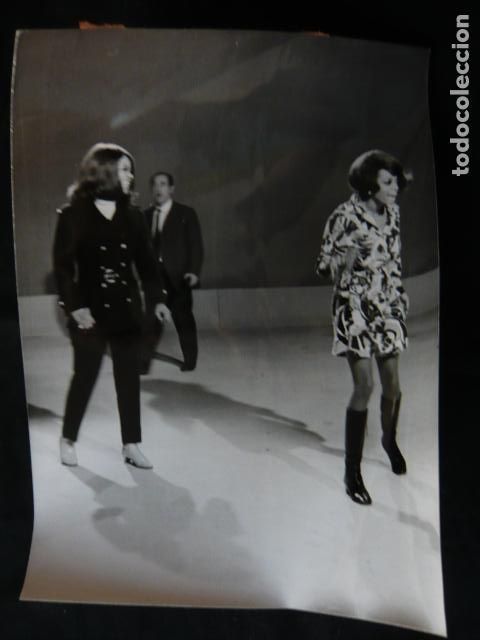 Photos de Chanteurs et Chanteuses: DIANA ROSS AND THE SUPREMES CONJUNTO MUSICAL EN MADRID ANTIGUA FOTOGRAFIA ORIGINAL 18 X 24 CM