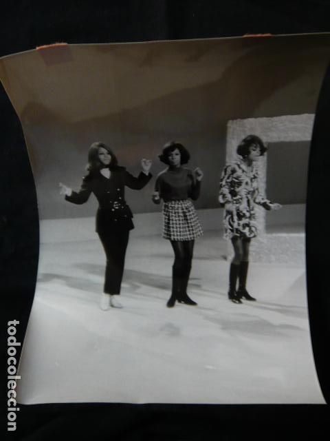 Fotos de Cantores: DIANA ROSS AND THE SUPREMES CONJUNTO MUSICAL EN MADRID ANTIGUA FOTOGRAFIA ORIGINAL 18 X 24 CM