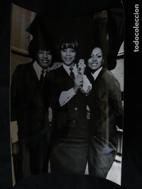 Fotos de Cantores: DIANA ROSS AND THE SUPREMES CONJUNTO MUSICAL ANTIGUA FOTOGRAFIA ORIGINAL 18 X 24 CM