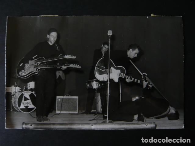 Photos of Singers: LOS MEGATONES CONJUNTO MUSICAL ANTIGUA FOTOGRAFIA ORIGINAL 12 X 18 CM