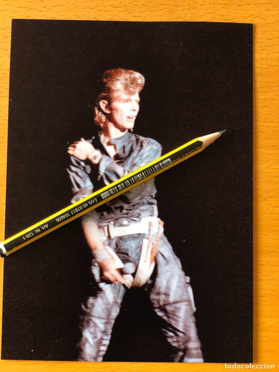 Fotos de Cantantes: David Bowie. Foto 17x13. by Flowers, con sello. Vicente Calder&oacute;n, Madrid 1987.