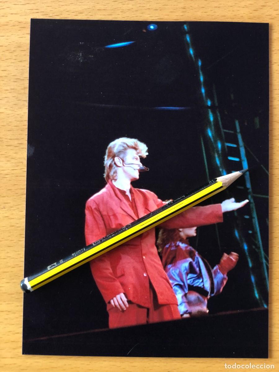Fotos de Cantantes: David Bowie. Foto 17x13. by Flowers, con sello. Vicente Calder&oacute;n, Madrid 1987.
