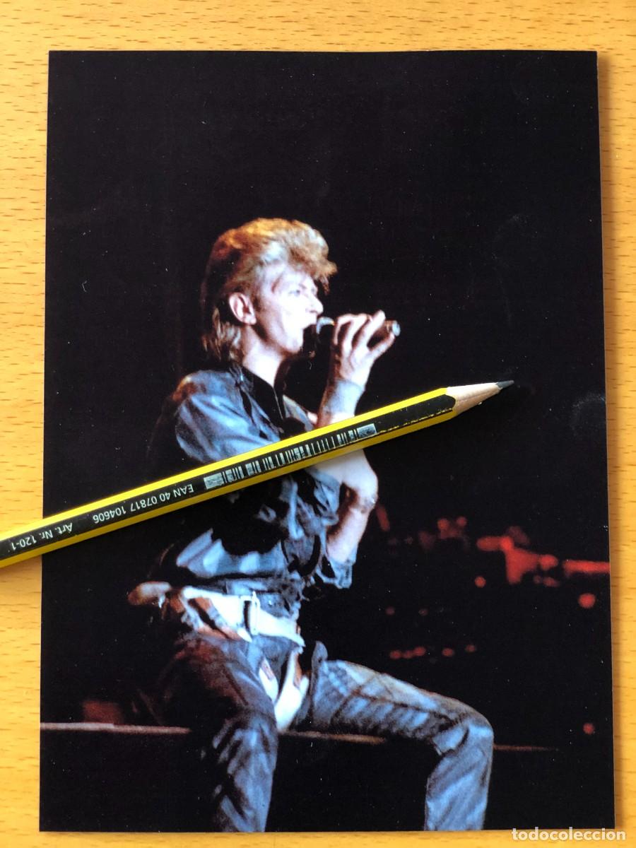 Fotos de Cantantes: David Bowie. Foto 17x13. by Flowers, con sello. Vicente Calder&oacute;n, Madrid 1987.