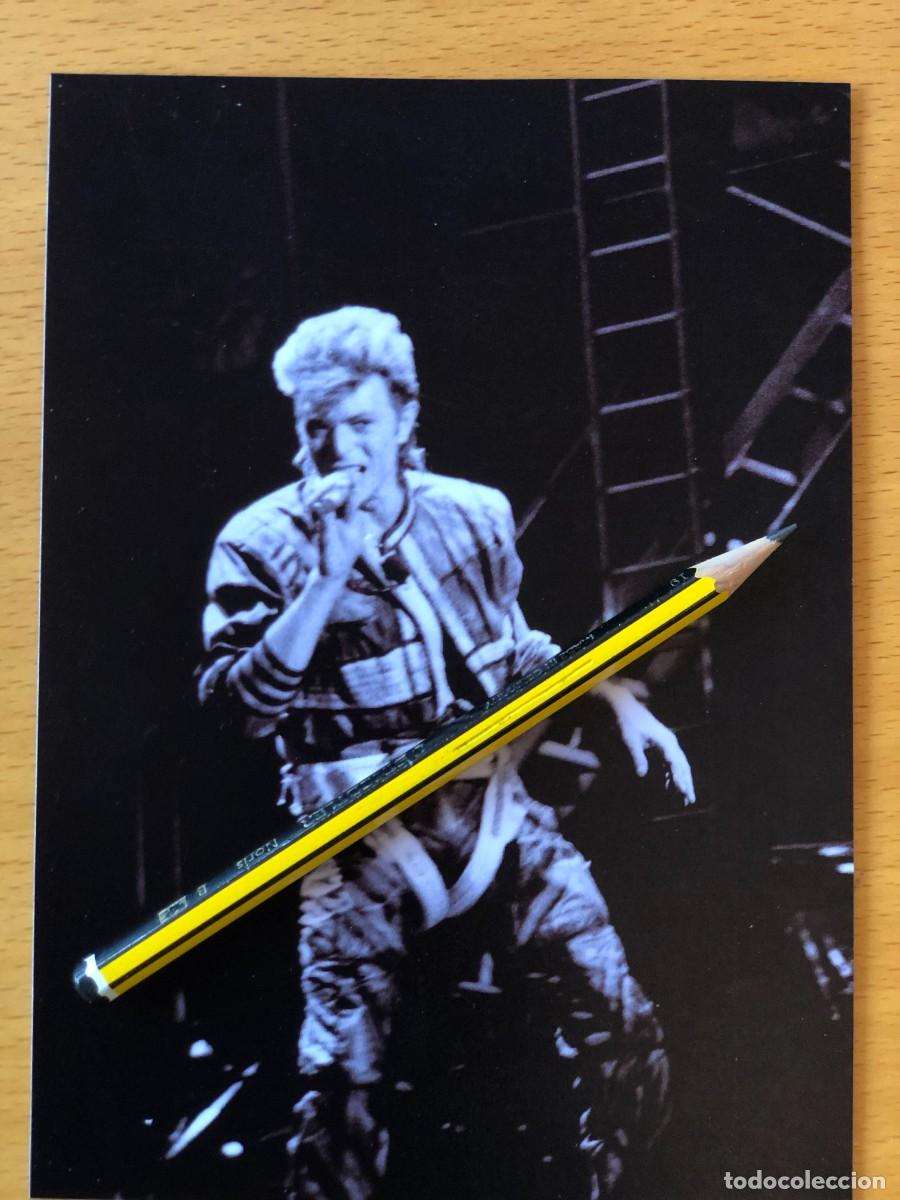 Fotos de Cantantes: David Bowie. Foto 17x13. by Flowers, con sello. Vicente Calder&oacute;n, Madrid 1987.