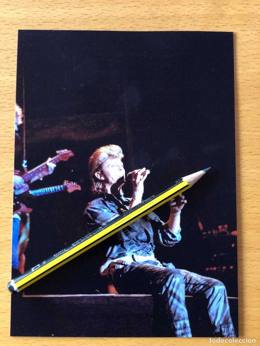 Fotos de Cantantes: David Bowie. Foto 17x13. by Flowers, con sello. Vicente Calder&oacute;n, Madrid 1987.