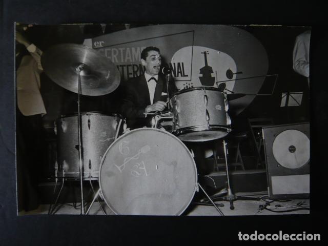 Photos of Singers: GIANNI ALES CONJUNTO MUSICAL ANTIGUA FOTOGRAFIA ORIGINAL 12 X 17 CM