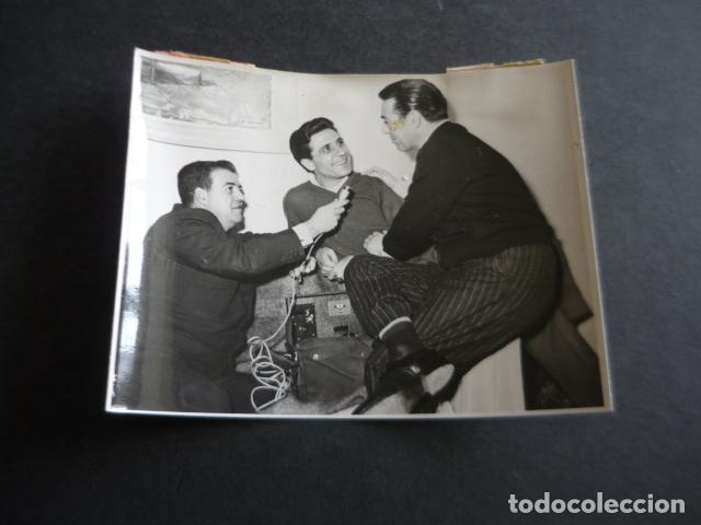 Photos of Singers: GILBERT BECAUD CANTANTE ANTIGUA FOTOGRAFIA ORIGINAL 8,5 X 11 CM