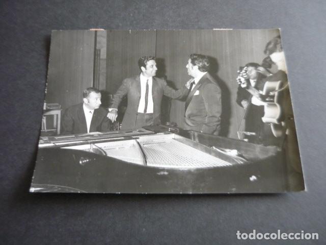 Photos of Singers: GILBERT BECAUD CANTANTE ANTIGUA FOTOGRAFIA ORIGINAL 12 X 18 CM