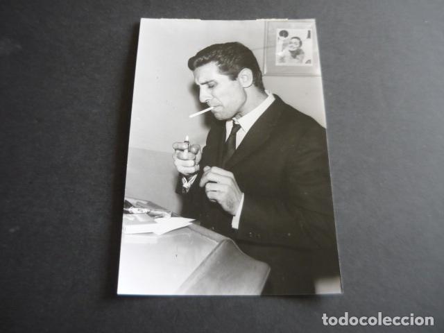 Foto di Cantanti: GILBERT BECAUD CANTANTE EN BARCELONA ANTIGUA FOTOGRAFIA ORIGINAL 12 X 18 CM