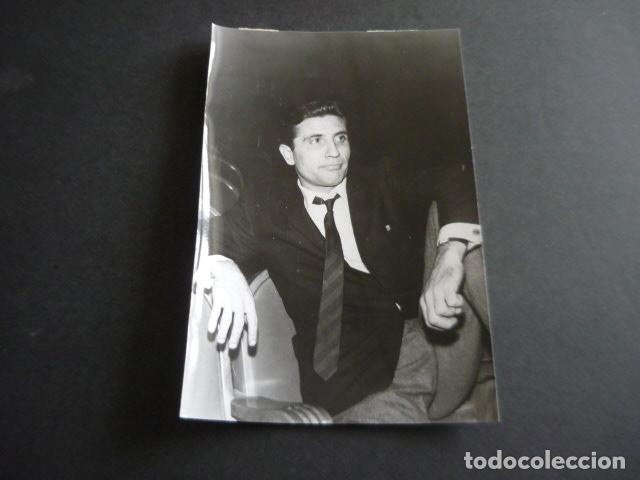 Foto di Cantanti: GILBERT BECAUD CANTANTE EN BARCELONA ANTIGUA FOTOGRAFIA ORIGINAL 12 X 17 CM