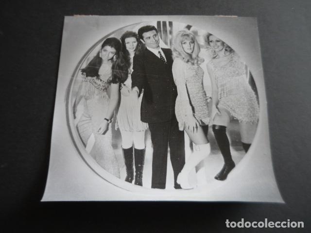 Photos of Singers: GILBERT BECAUD CANTANTE ANTIGUA FOTOGRAFIA ORIGINAL 17 X 18 CM