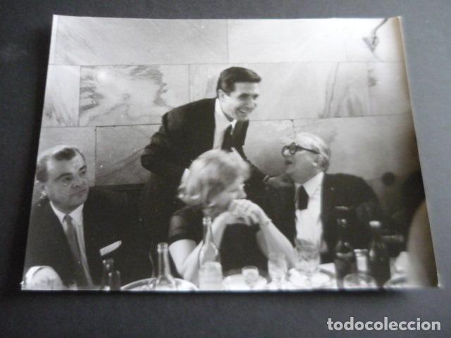 Fotos de Cantores: GILBERT BECAUD CANTANTE EN MOSCU ANTIGUA FOTOGRAFIA ORIGINAL 24 X 18 CM