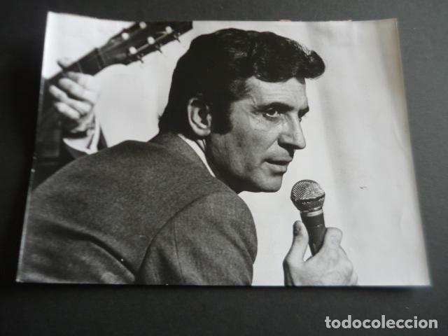 Photos of Singers: GILBERT BECAUD CANTANTE ANTIGUA FOTOGRAFIA ORIGINAL 24 X 18 CM