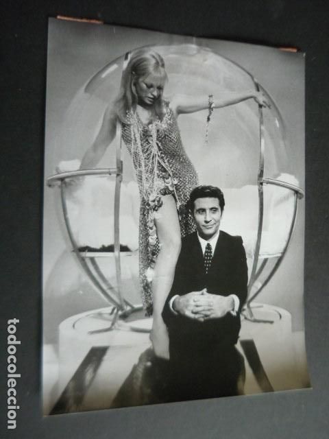 Fotos de Cantores: GILBERT BECAUD CANTANTE ANTIGUA FOTOGRAFIA ORIGINAL 24 X 18 CM