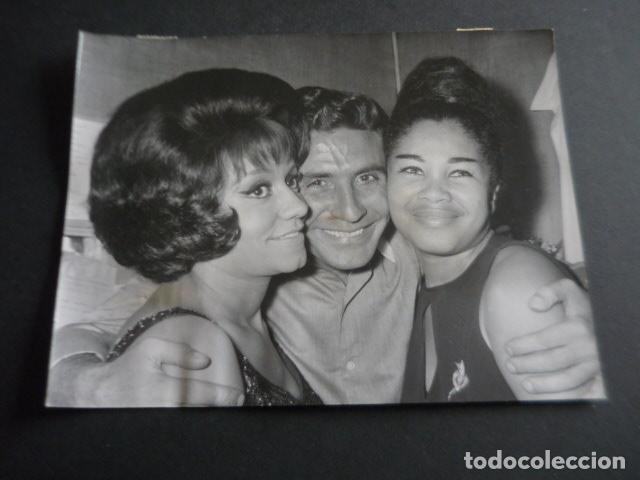Foto di Cantanti: GILBERT BECAUD CANTANTE EN PARIS ANTIGUA FOTOGRAFIA ORIGINAL 16 X 22 CM