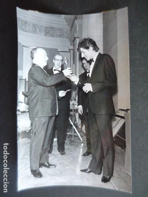 Fotos de Cantores: GIORGIO GABER CANTANTE EN PALMA DE MALLORCA ANTIGUA FOTOGRAFIA 12 X 18 CM