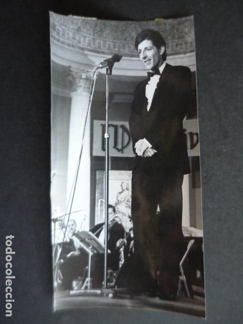 Fotos von Musikern: GIORGIO GABER CANTANTE EN PALMA DE MALLORCA ANTIGUA FOTOGRAFIA 10 X 18 CM