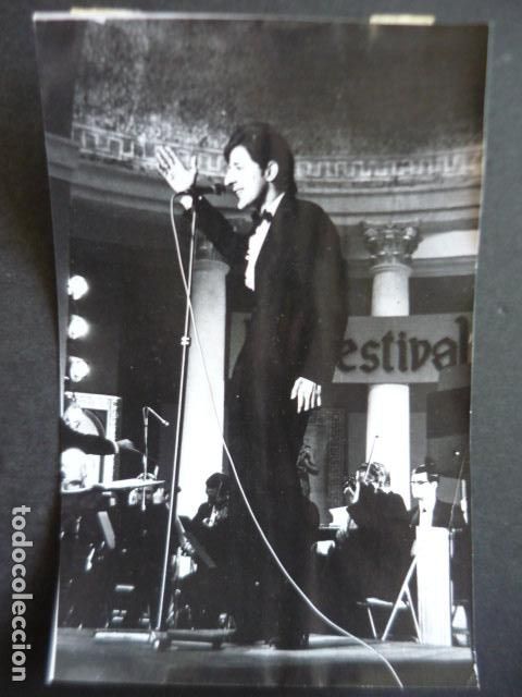 Foto di Cantanti: GIORGIO GABER CANTANTE EN PALMA DE MALLORCA ANTIGUA FOTOGRAFIA 12 X 18 CM