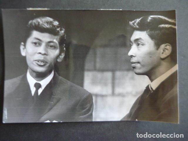 Photos of Singers: LOS BLUE DIAMONDS CONJUNTO MUSICAL EN TVE ANTIGUA FOTOGRAFIA ORIGINAL 17 X 12 CM
