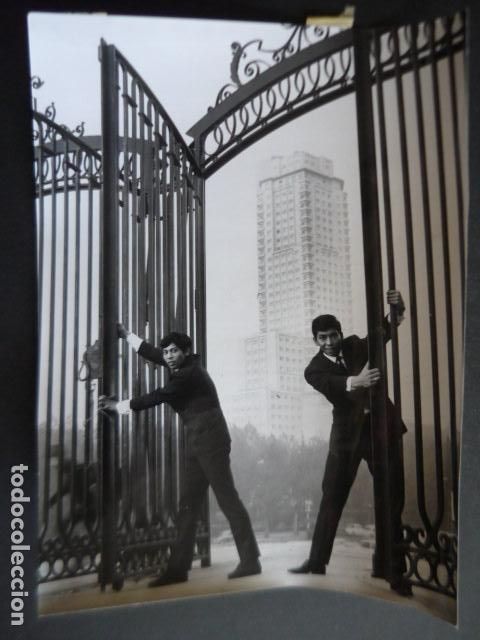 Photos of Singers: LOS BLUE DIAMONDS CONJUNTO MUSICAL EN MADRID ANTIGUA FOTOGRAFIA ORIGINAL 18 X 24 CM