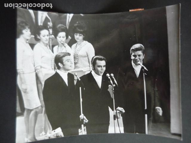 Photos of Singers: THE SANDPIPERS CONJUNTO MUSICAL ANTIGUA FOTOGRAFIA ORIGINAL 18 X 24 CM