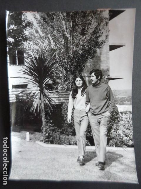 Photos of Singers: VALEN CANTANTE ANTIGUA FOTOGRAFIA ORIGINAL 18 X 24 CM
