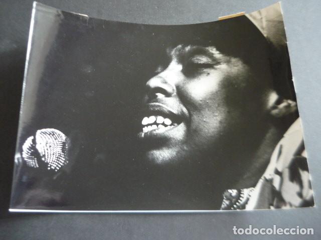 Photos of Singers: ROBERTA FLACK CANTANTE ANTIGUA FOTOGRAFIA ORIGINAL 18 X 24 CM