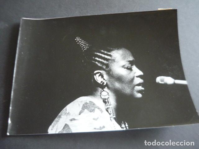 Photos of Singers: ROBERTA FLACK CANTANTE ANTIGUA FOTOGRAFIA ORIGINAL 18 X 24 CM