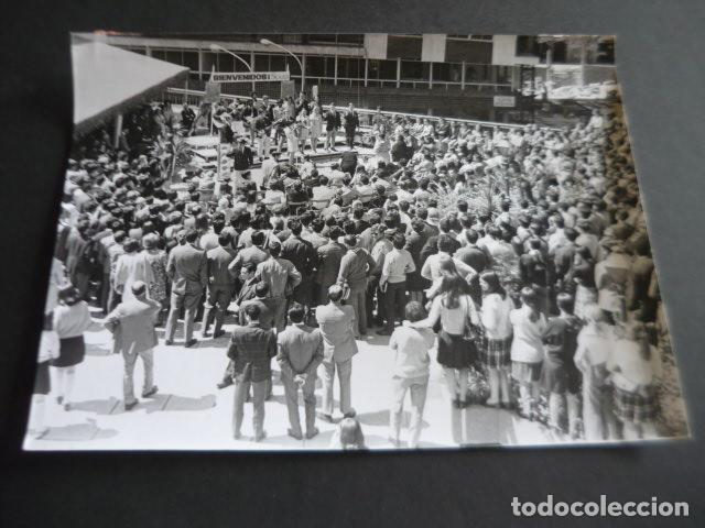 Photos of Singers: VIVA LA GENTE CONJUNTO MUSICAL ANTIGUA FOTOGRAFIA ORIGINAL 18 X 24 CM
