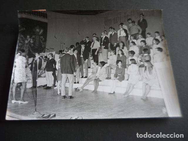 Photos of Singers: VIVA LA GENTE CONJUNTO MUSICAL ANTIGUA FOTOGRAFIA ORIGINAL 18 X 24 CM