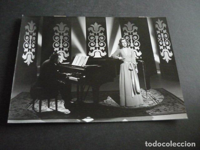 Photos of Singers: MONTSERRAT ALAVEDRA CANTANTE ANTIGUA FOTOGRAFIA ORIGINAL 18 X 13 CM