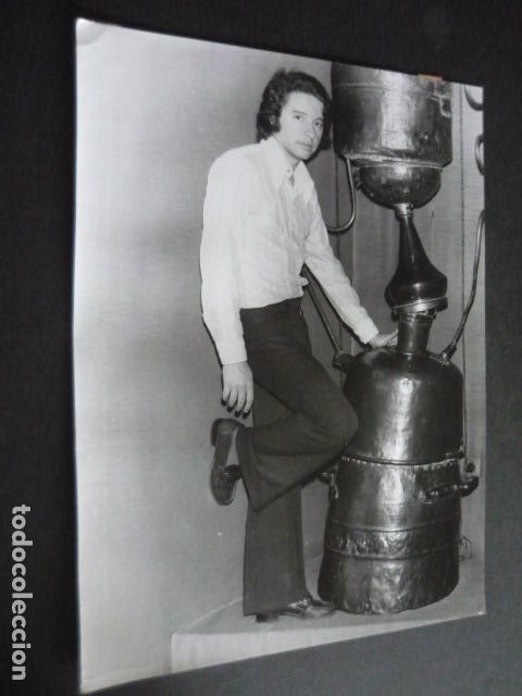 Photos of Singers: JOSE ALFREDO FUENTES CANTANTE ANTIGUA FOTOGRAFIA ORIGINAL 18 X 24 CM