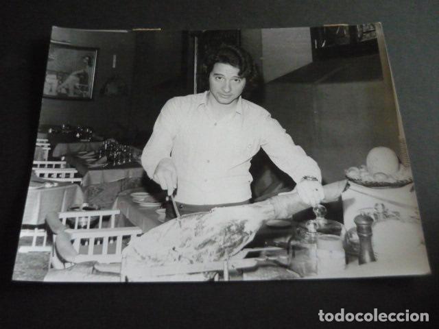 Photos of Singers: JOSE ALFREDO FUENTES CANTANTE ANTIGUA FOTOGRAFIA ORIGINAL 18 X 24 CM