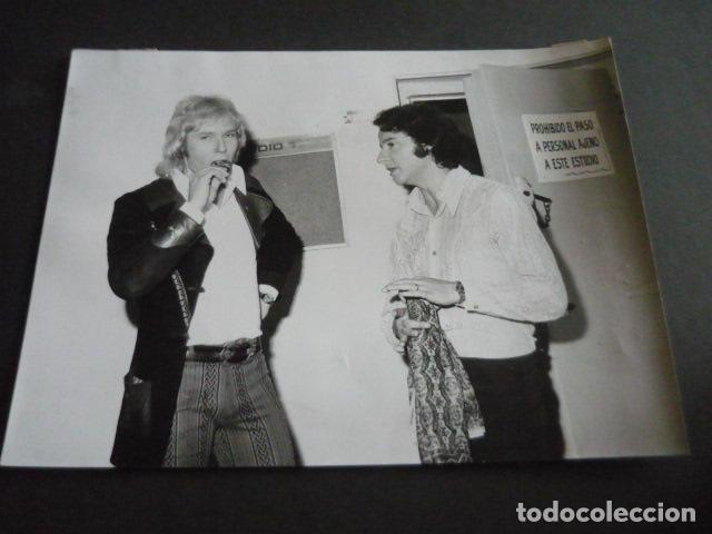 Photos of Singers: JOSE ALFREDO FUENTES CANTANTE ANTIGUA FOTOGRAFIA ORIGINAL 18 X 24 CM