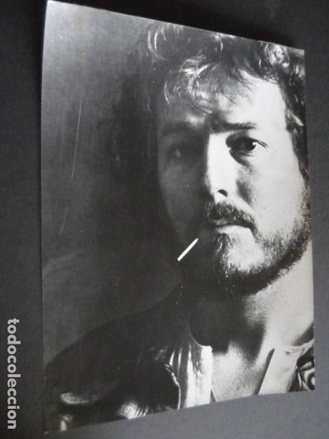 Photos of Singers: GORDON LIGHTFOOT CANTANTE ANTIGUA FOTOGRAFIA ORIGINAL 18 X 24 CM