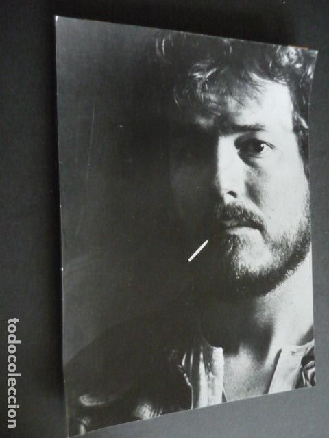 Photos of Singers: GORDON LIGHTFOOT CANTANTE ANTIGUA FOTOGRAFIA ORIGINAL 18 X 24 CM
