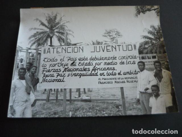 Photos of Singers: BATA GUINEA ECUATORIAL ESCENA URBANA ANTIGUA FOTOGRAFIA ORIGINAL 18 X 24 CM