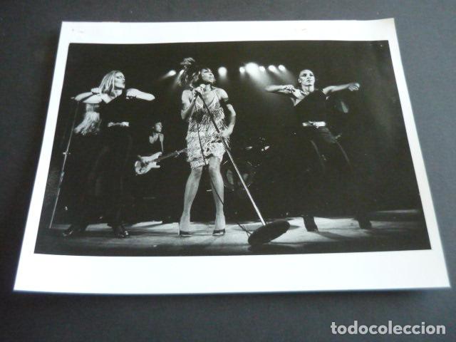 Photos of Singers: TINA TURNER CANTANTE EN EL PALACIO DE LOS DEPORTES DE MADRID ANTIGUA FOTOGRAFIA ORIGINAL 20 X 25 CM