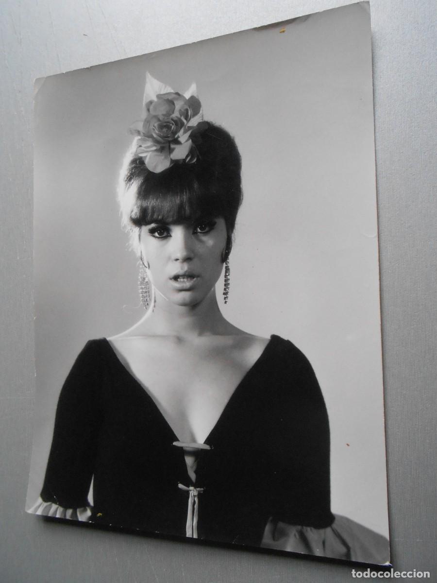 Fotos de Cantantes: FOTO de - ROSA MORENA - de 18 x 24 cms.