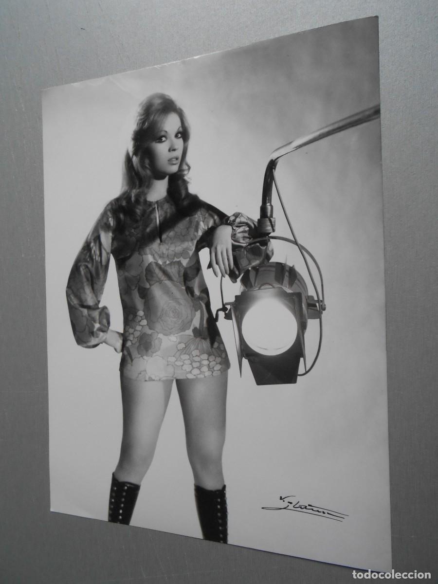 Fotos de Cantantes: FOTO de - ROSA MORENA - de 18 x 24 cms.