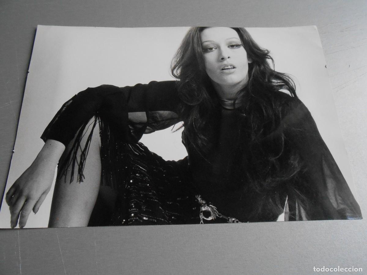 Fotos de Cantantes: FOTO de - MASSIEL - de 29 x 20 cms.