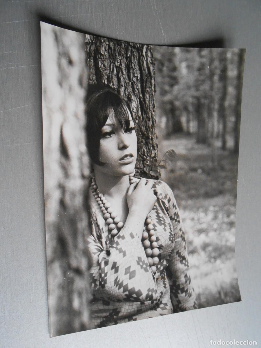 Fotos de Cantantes: FOTO de - MASSIEL - de 17,5 x 23,5 cms.